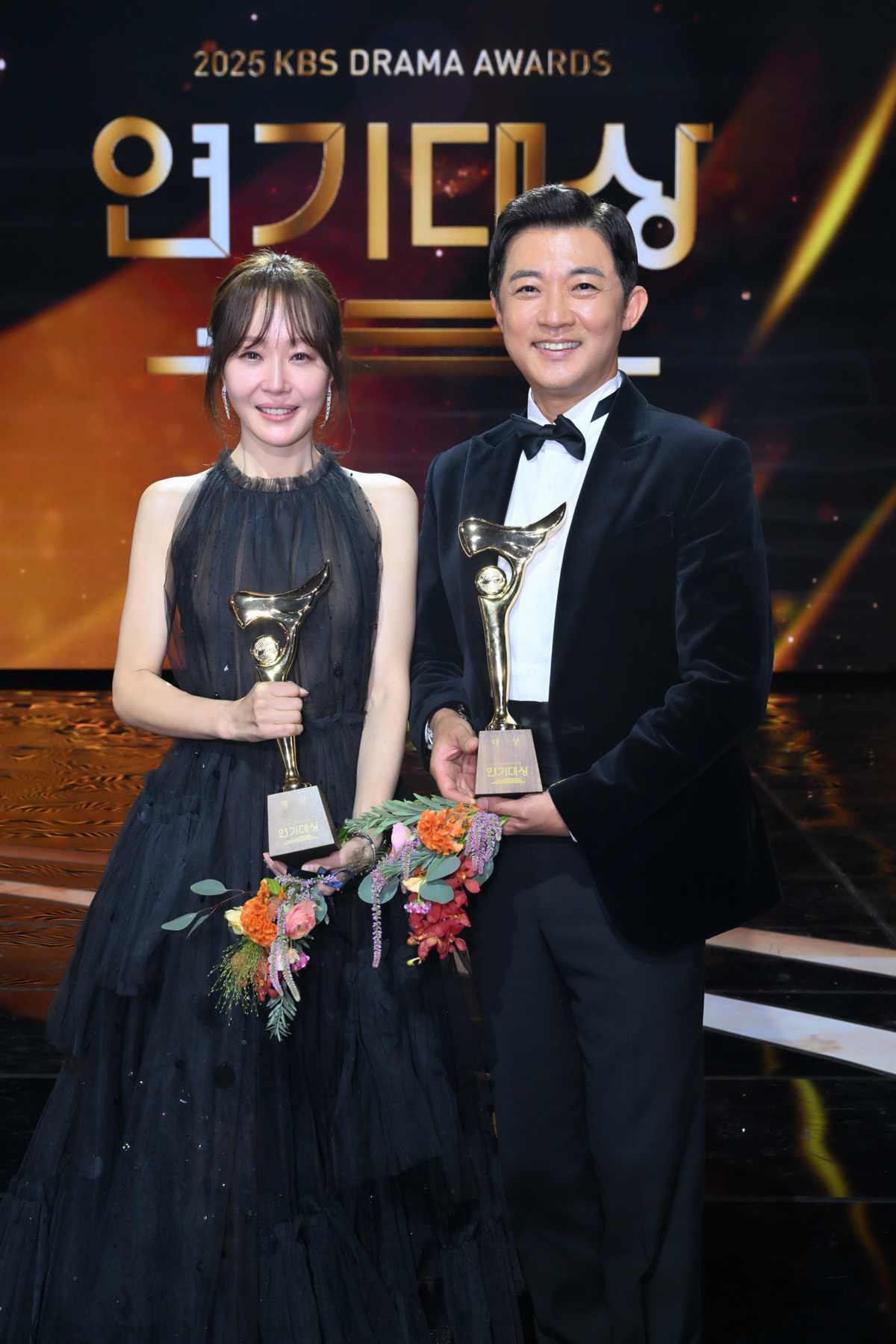 KBS Drama Awards 2025: Khi 'Anh Em Nhà Đại Bàng' Đại Thắng, Netizen Bất Ngờ!