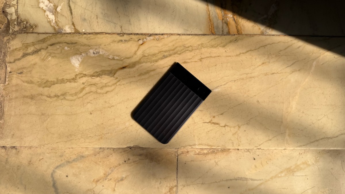 Plaud Note Pro: 'Thẻ tín dụng' thu âm AI thay đổi cuộc chơi?