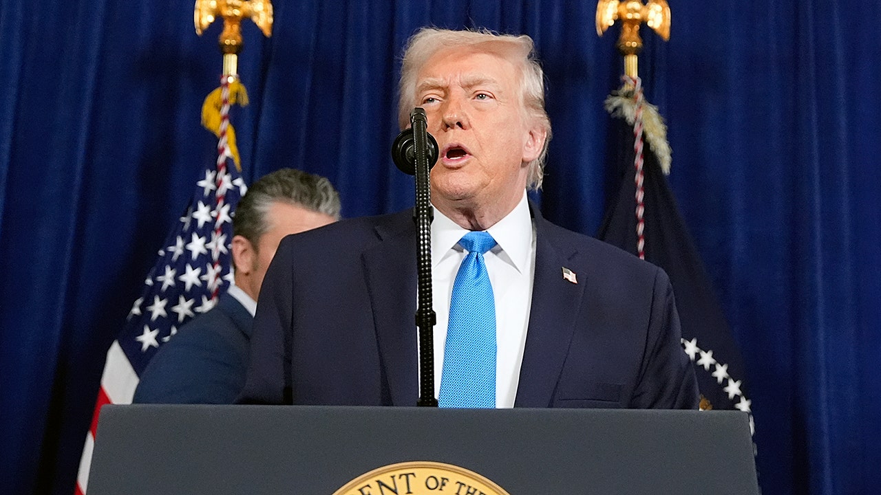 Venezuela dưới 'bàn tay' Trump: Can thiệp hay giải pháp?