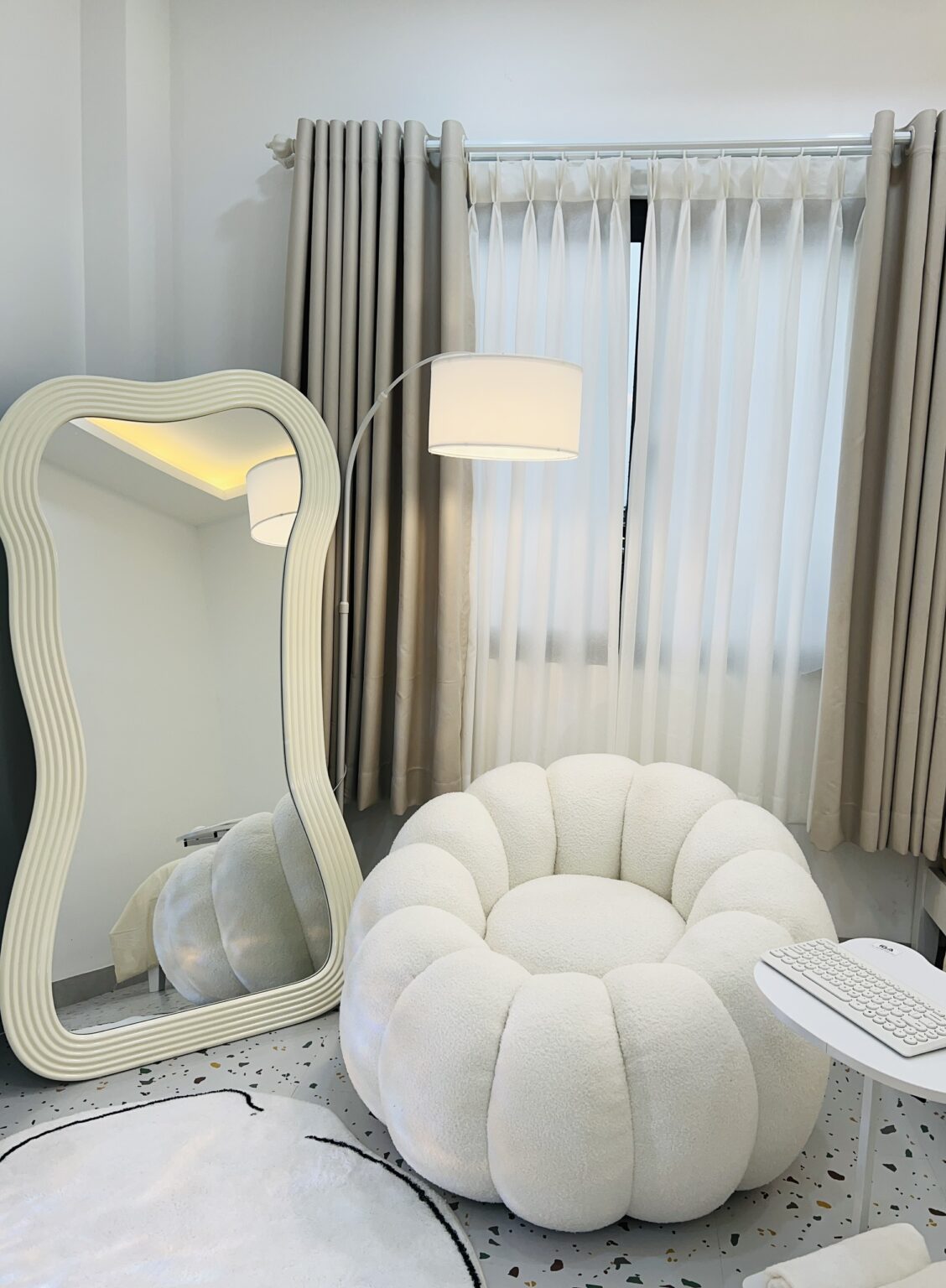 Lux Home 107 VIP - View 2